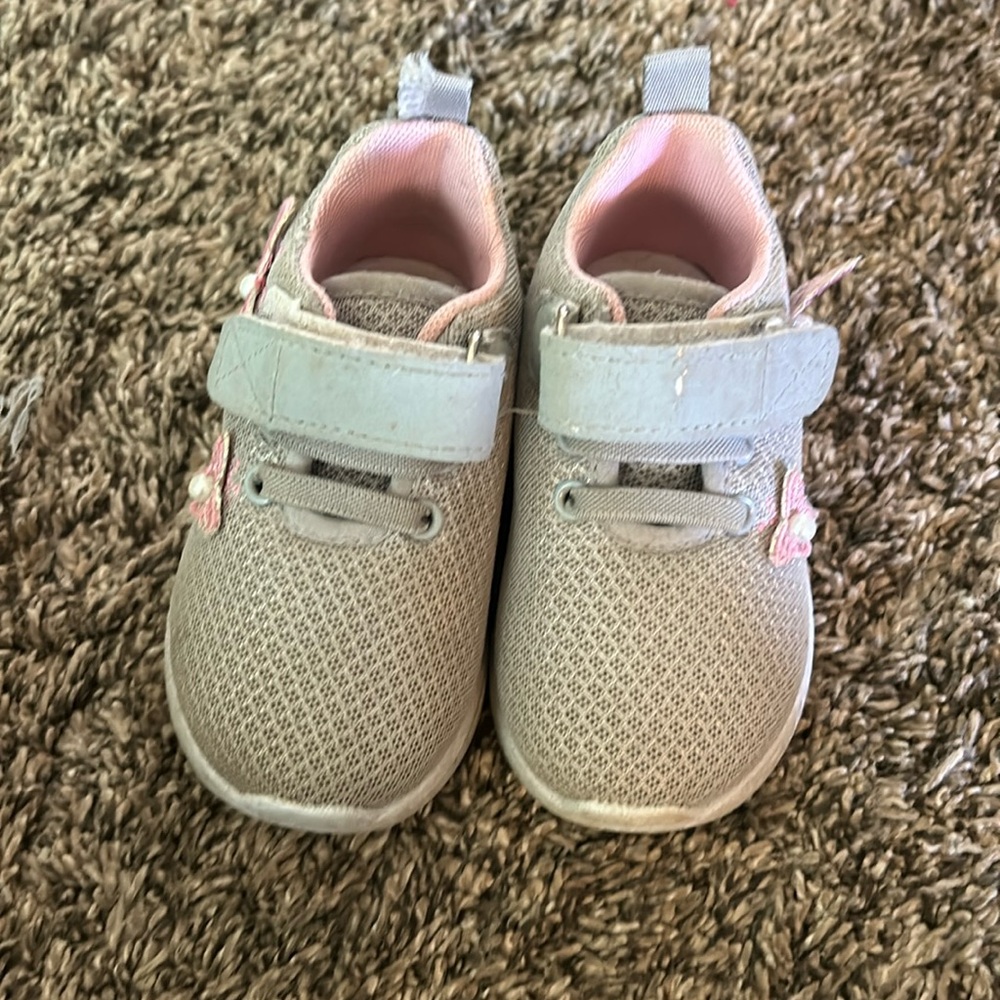 Gray butterfly toddler sneakers